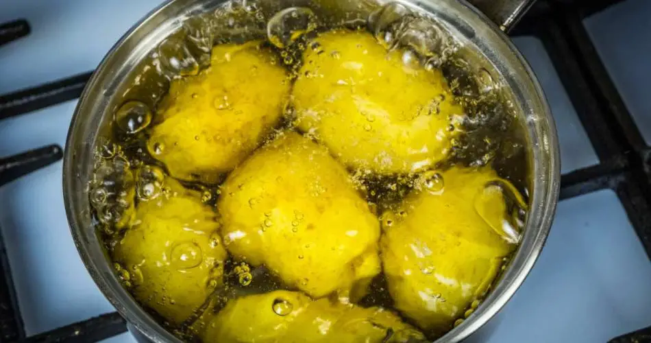Nunca tire el agua de cocción de las patatas: es muy valiosa.
