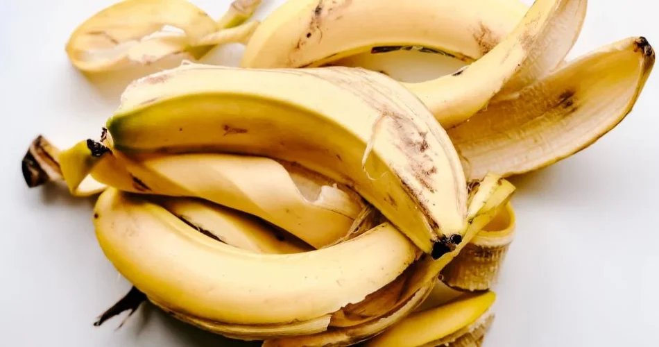 No tire las cáscaras de plátano: 11 maneras de usarlas