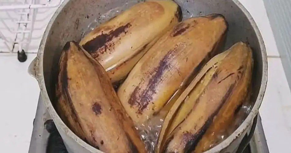 Cocine 4 cáscaras de plátano antes de acostarse: el resultado podría sorprenderle.